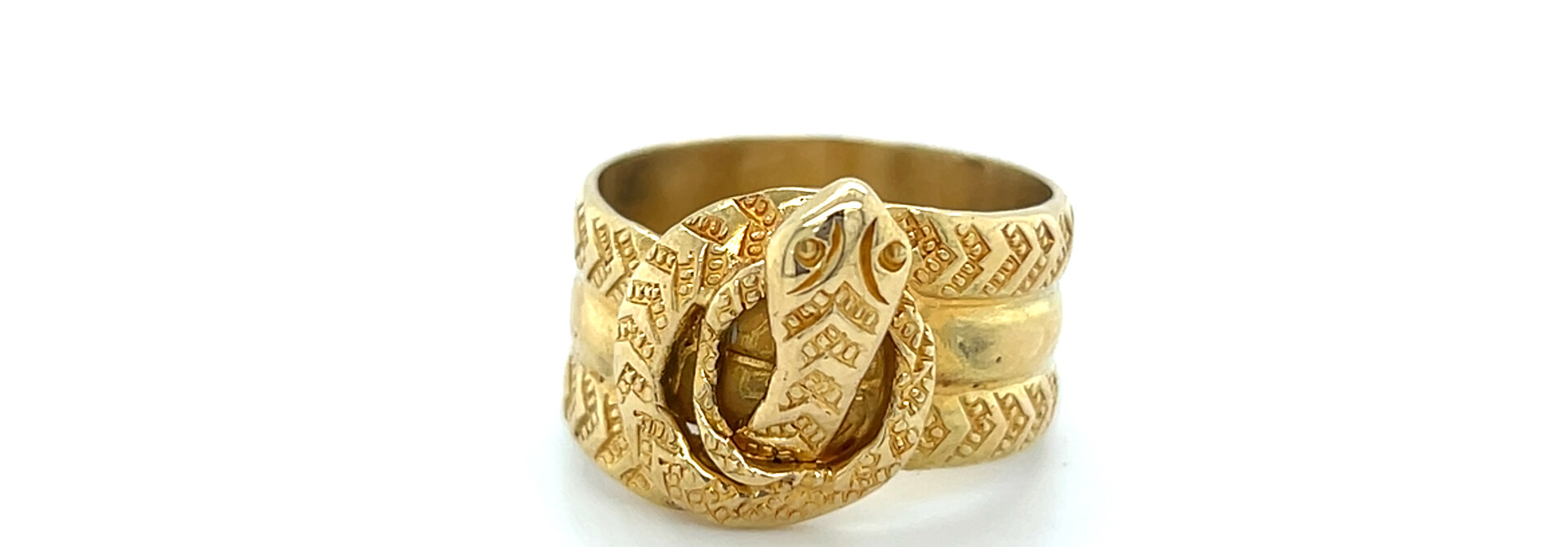 Ring slang rondom bewerkt
