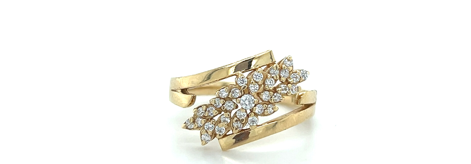 Ring met bloem motief in zirkonia stenen