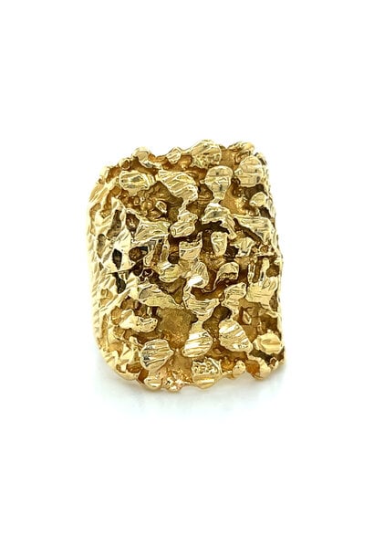 "Hudge" ring
