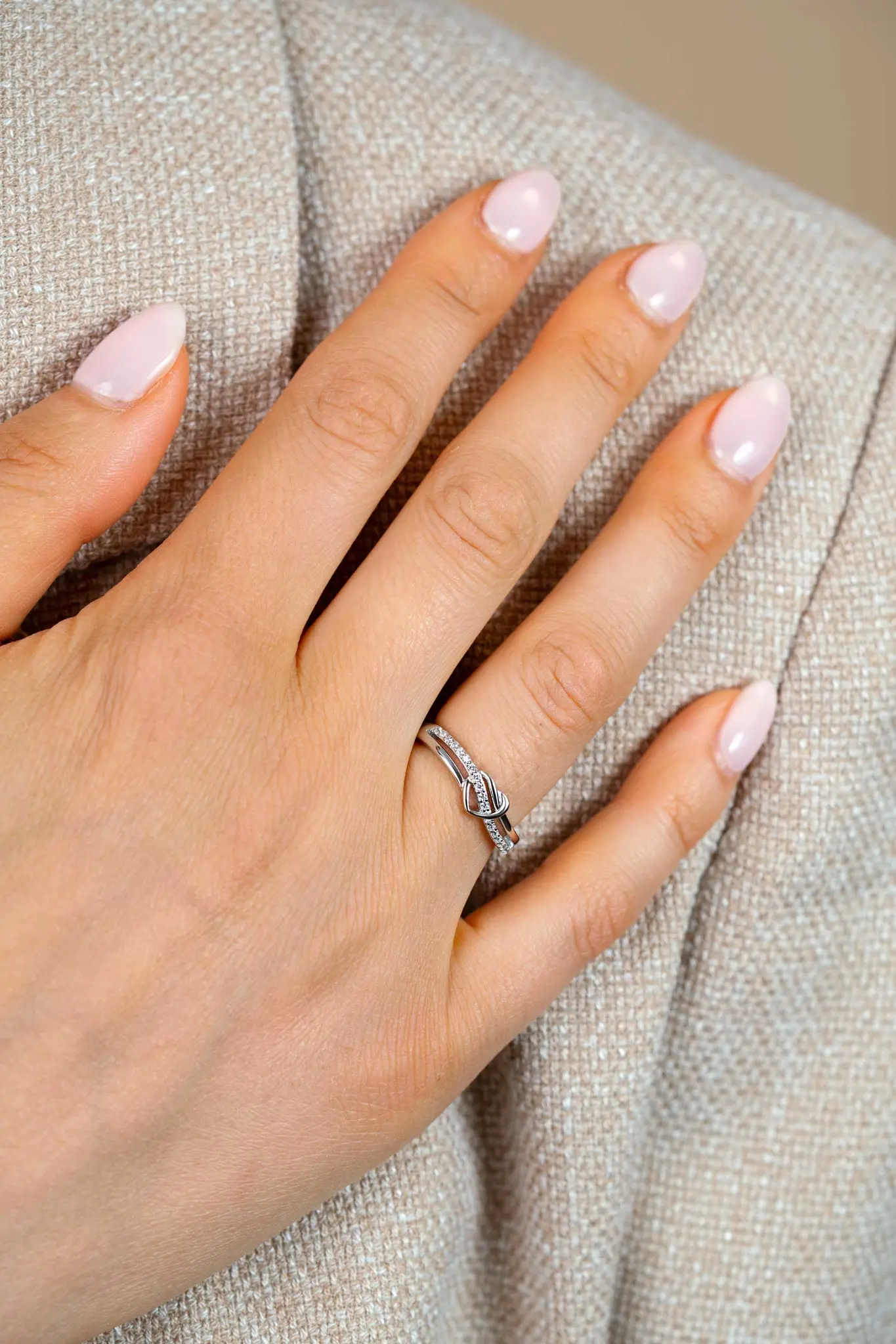 ZINZI zilveren ring golfvorm met hart en zirkonia's maat 56-2