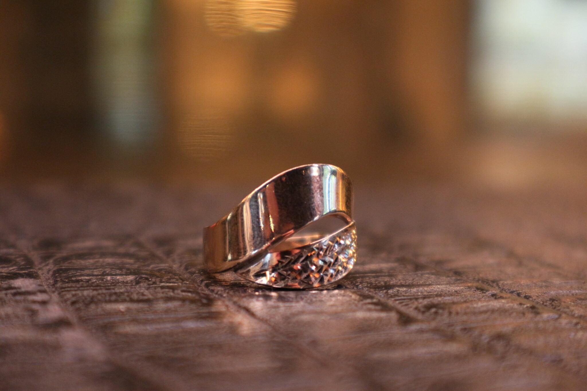 Ring met dubbele band en diamond cut-2