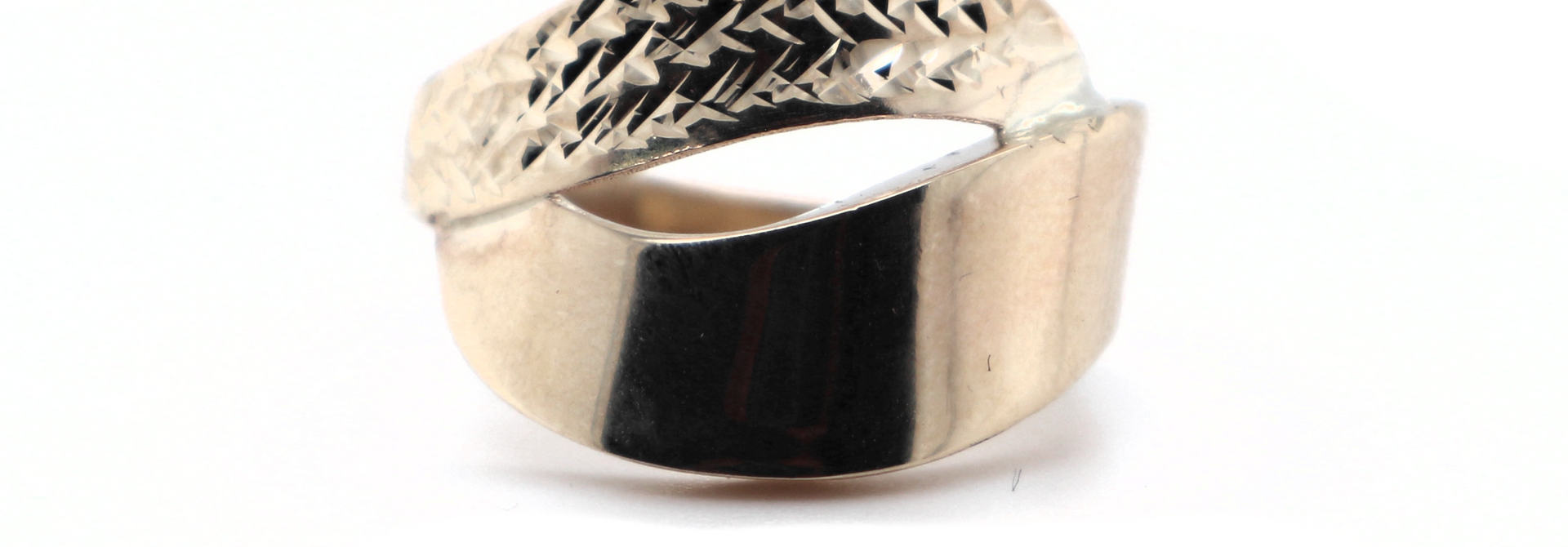 Ring met dubbele band en diamond cut