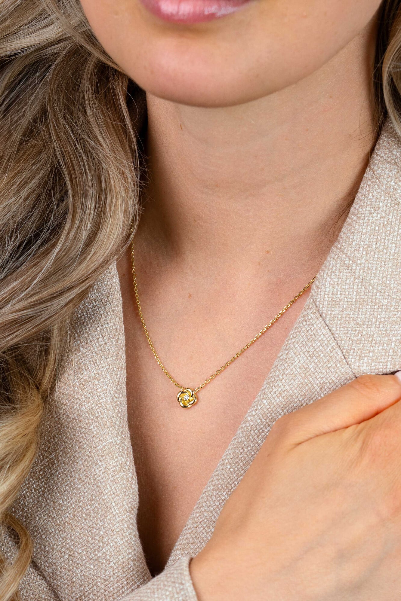 ZINZI zilveren ketting met hanger in roosdesign en bezet met een witte zirkonia in het midden-4