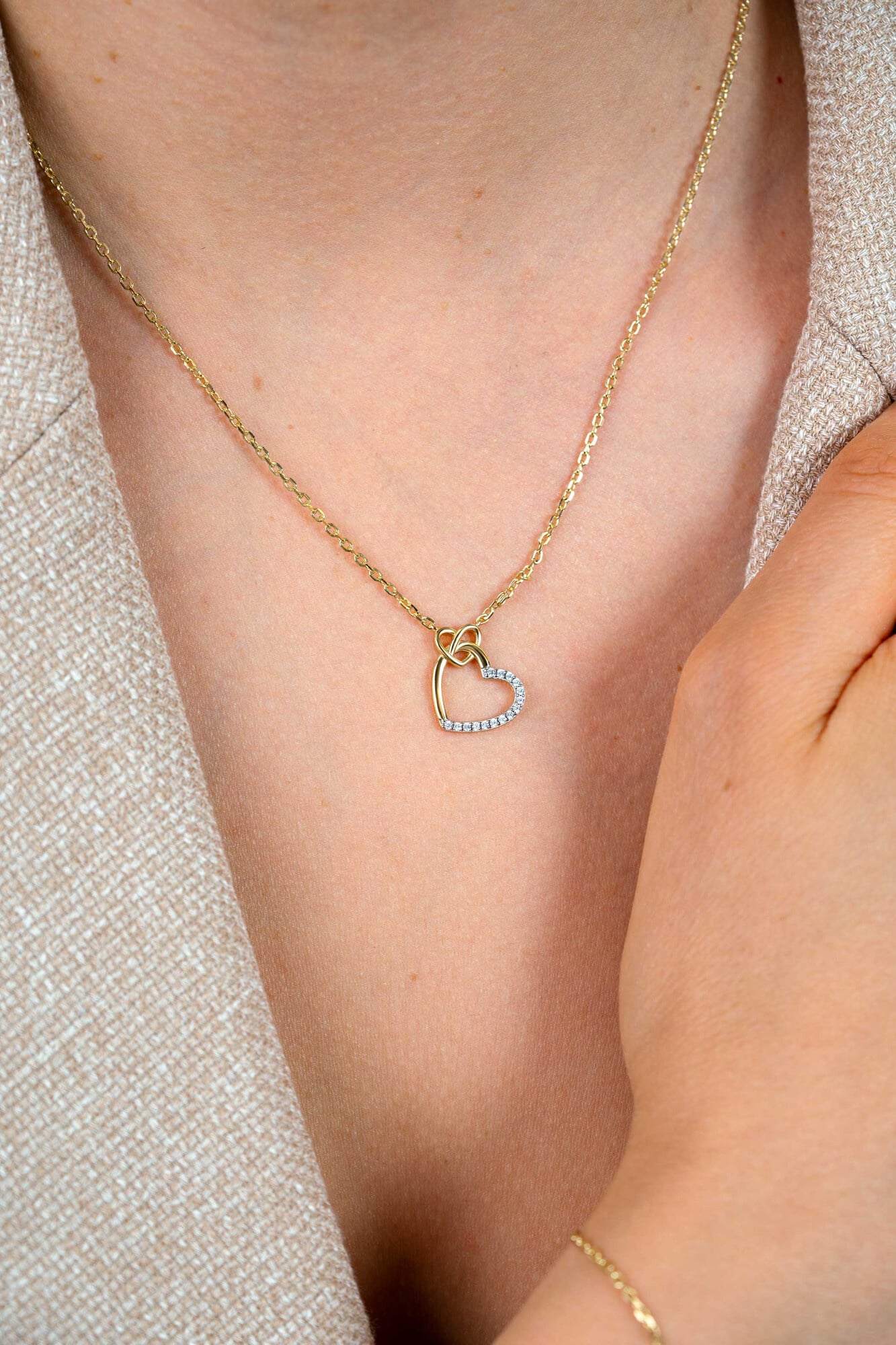 ZINZI gold plated zilveren ketting met twee sierlijke harten die met elkaar verbonden zijn, ook bezet met witte zirkonia's 42-45cm-2