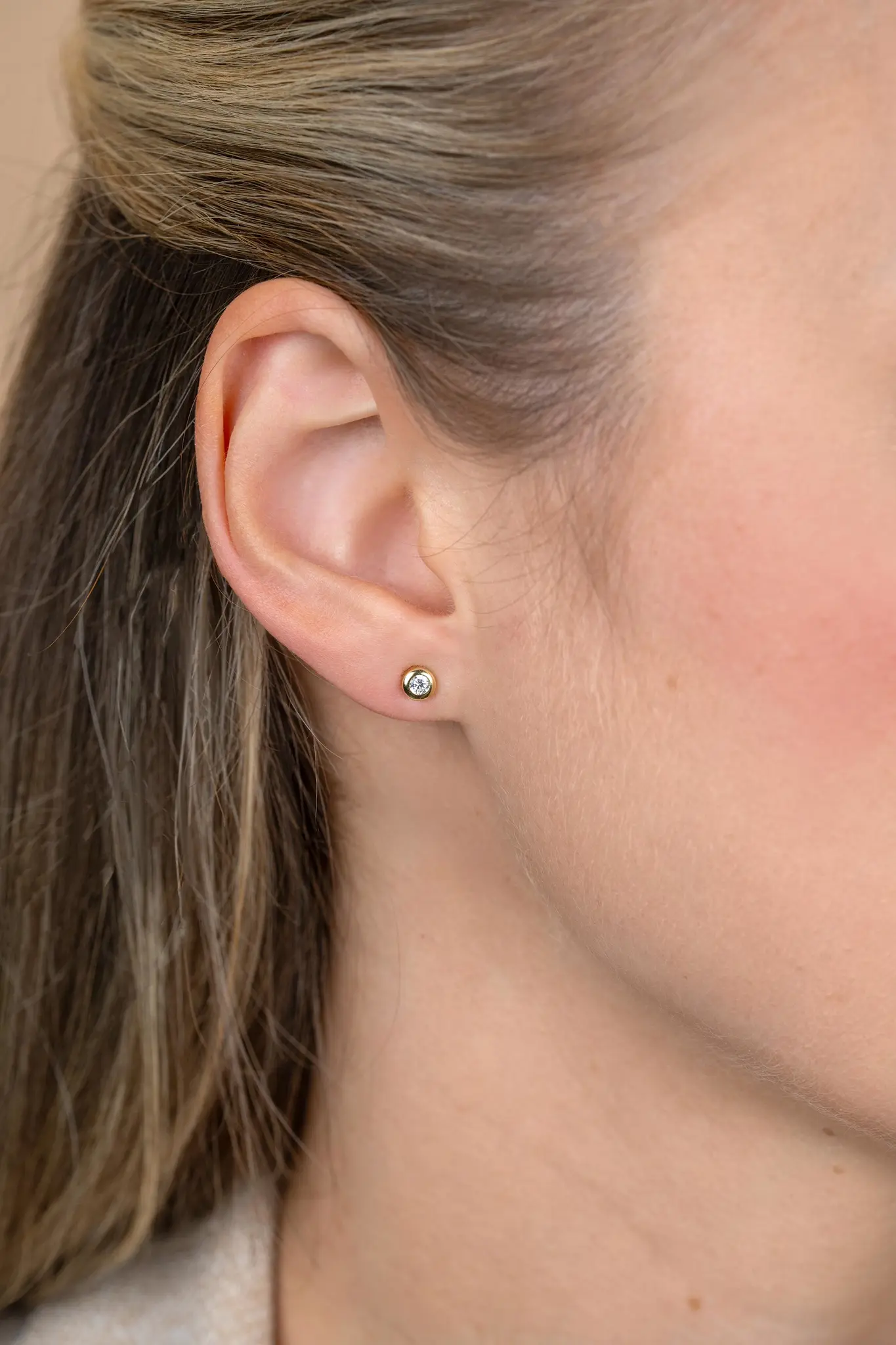 ZINZI zilveren oorknopjes zirkonia glad 4mm geel verguld-2