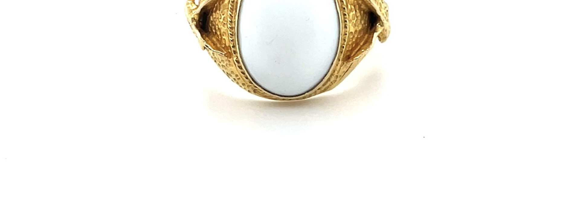 Ring witte steen met adelaren