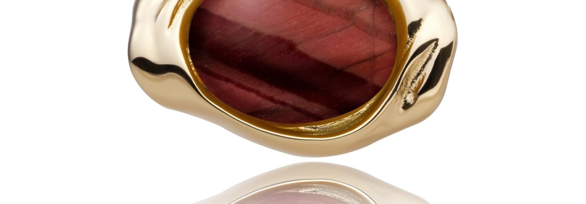Hanger Red Tiger Eye Flow Amulet Goudkleurig