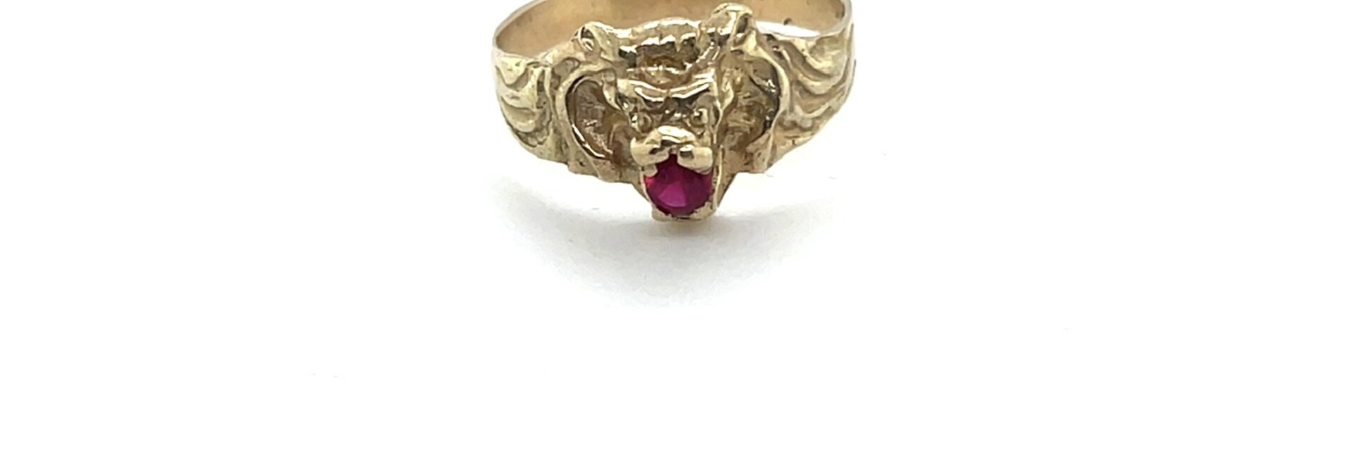 Ring leeuwenhoofd met rode steen
