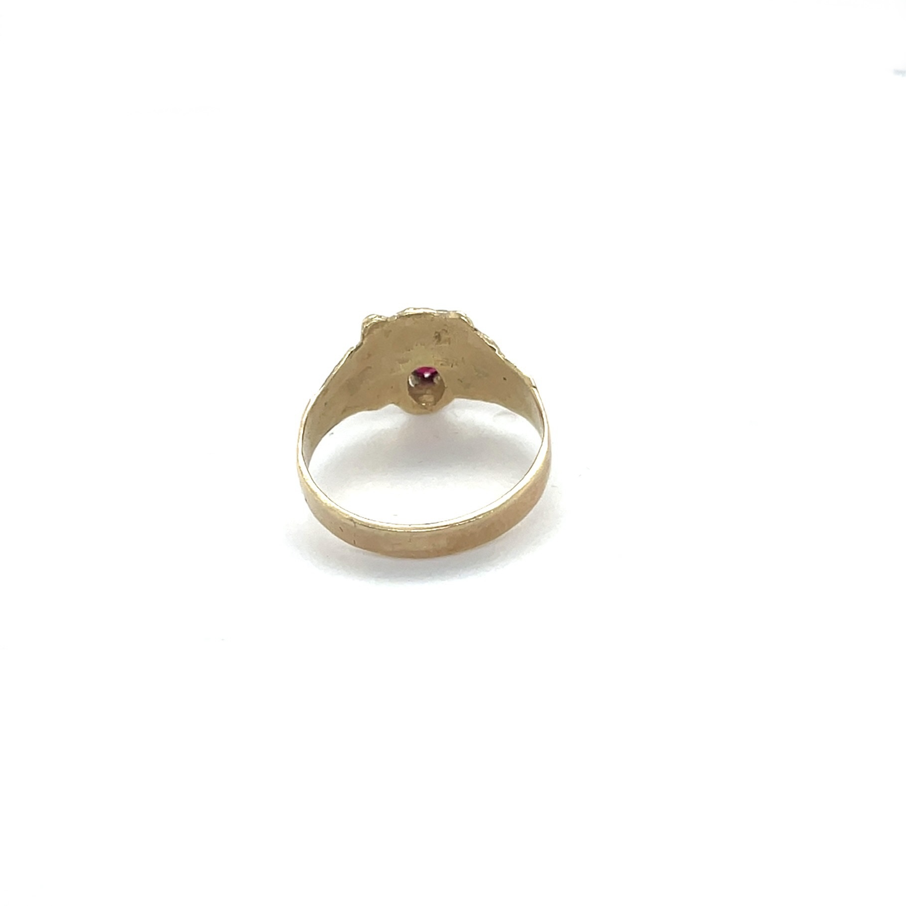 Ring leeuwenhoofd met rode steen-2