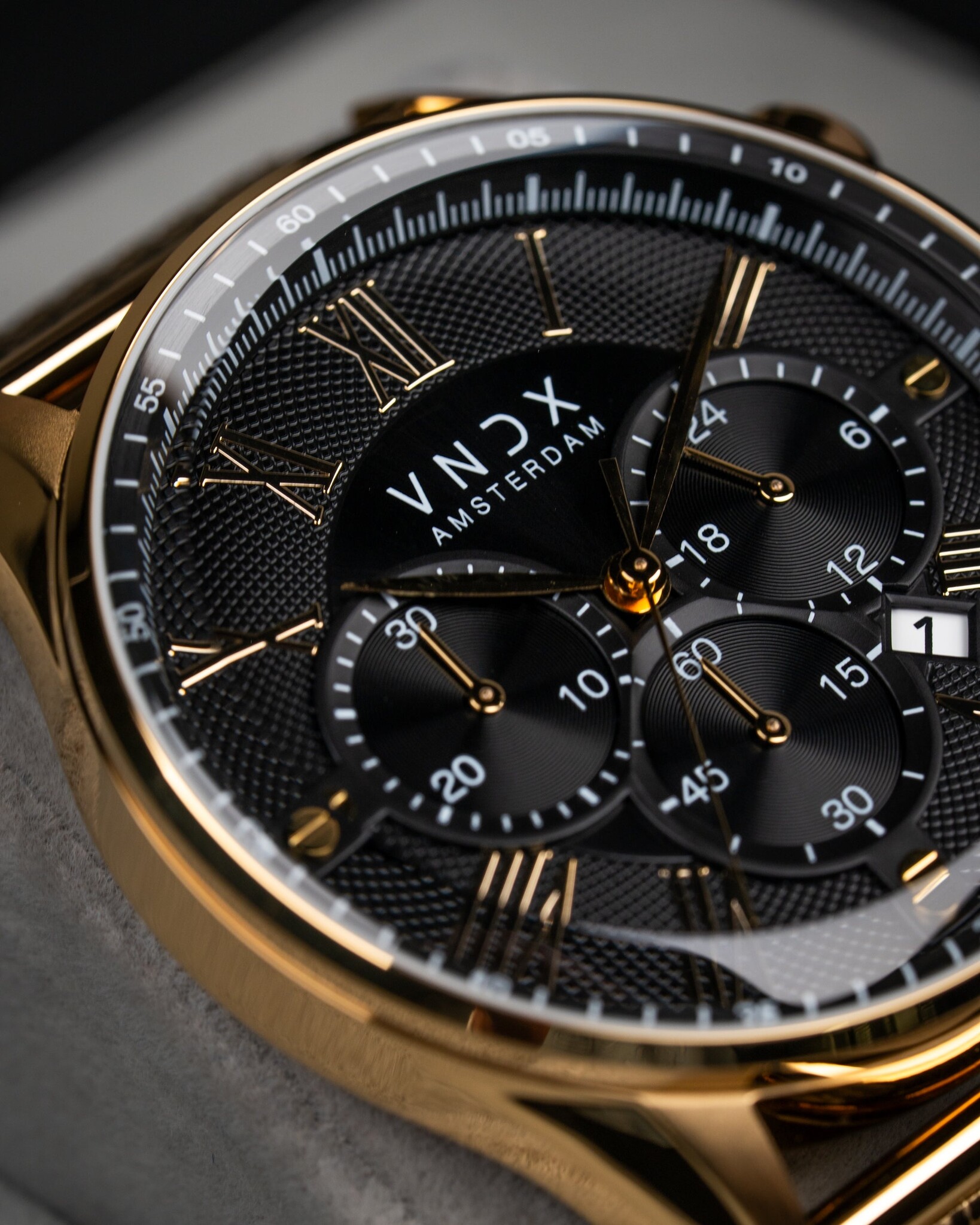 The Chief Goud Leder Zwart-2