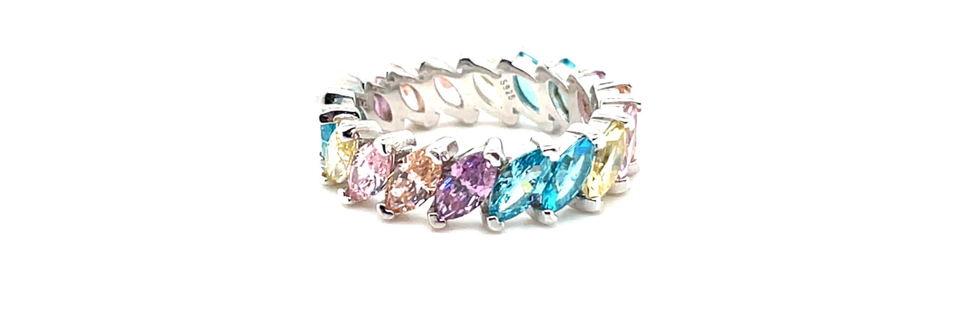 Ring met marquise rainbow pastel stenen rondom