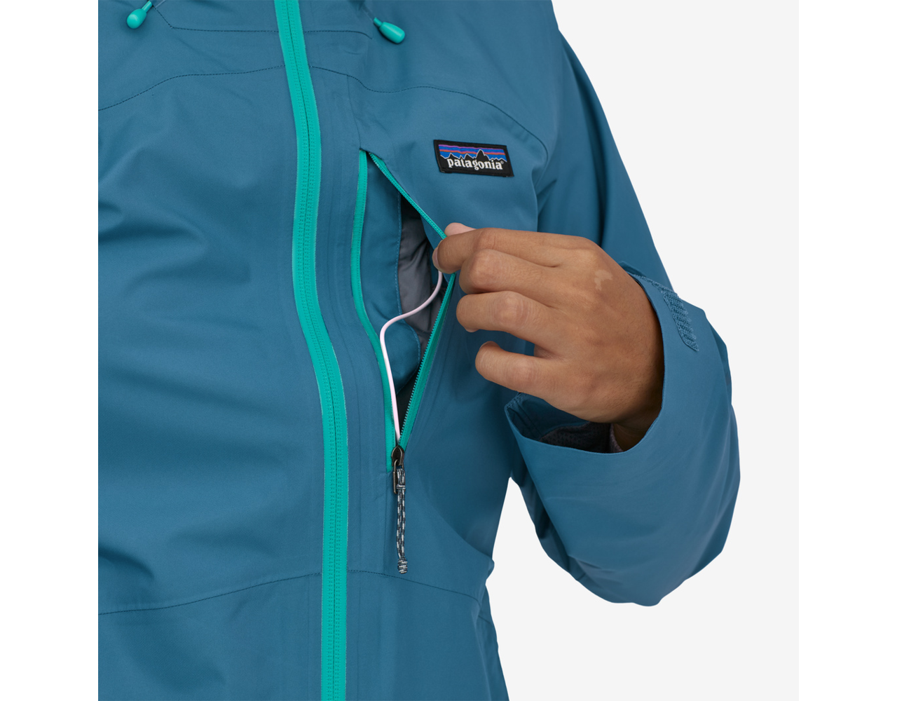 Patagonia W's Powder Town Jacket Hemlock Green Behind the Pines