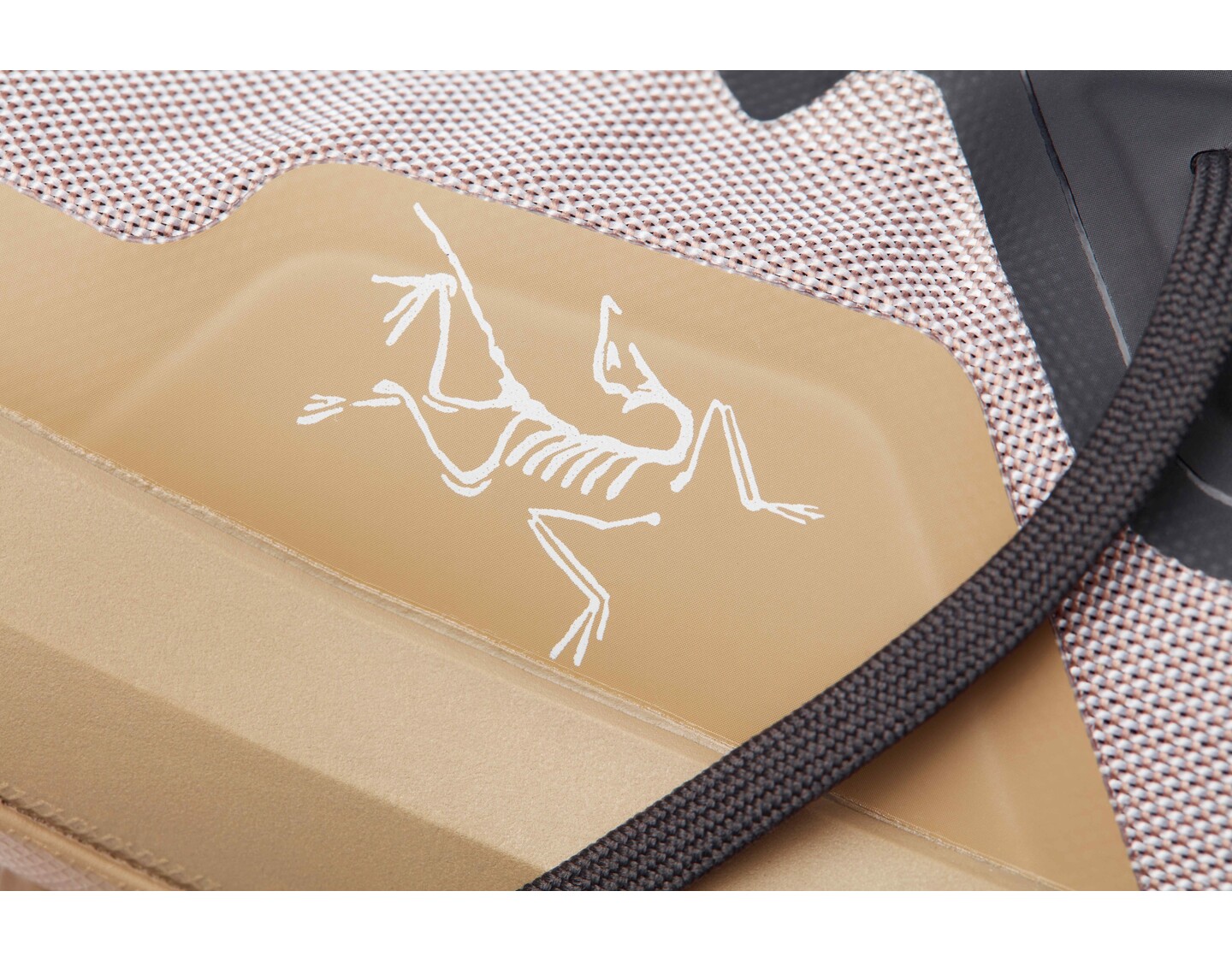 Arc'teryx Vertex Alpine Canvas / Graphite - Behind the Pines