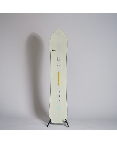 United Shapes Horizon Snowboard | Behind The Pines - Behind