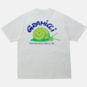 Gramicci Gramicci Snail Tee Blanc – T-shirt en Coton Éco avec Motif Escargot Gramicci Gramicci Snail Tee Blanc – T-shirt en Coton Éco avec Motif Escargot