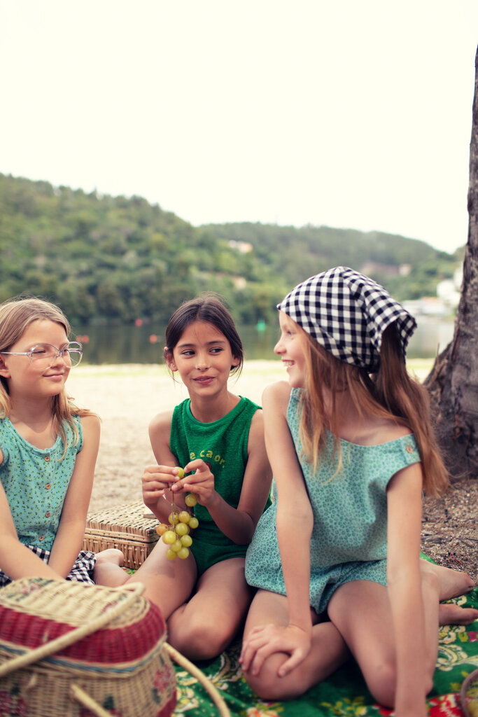 Piupiuchick playsuit | green w/ "que calor" print KID