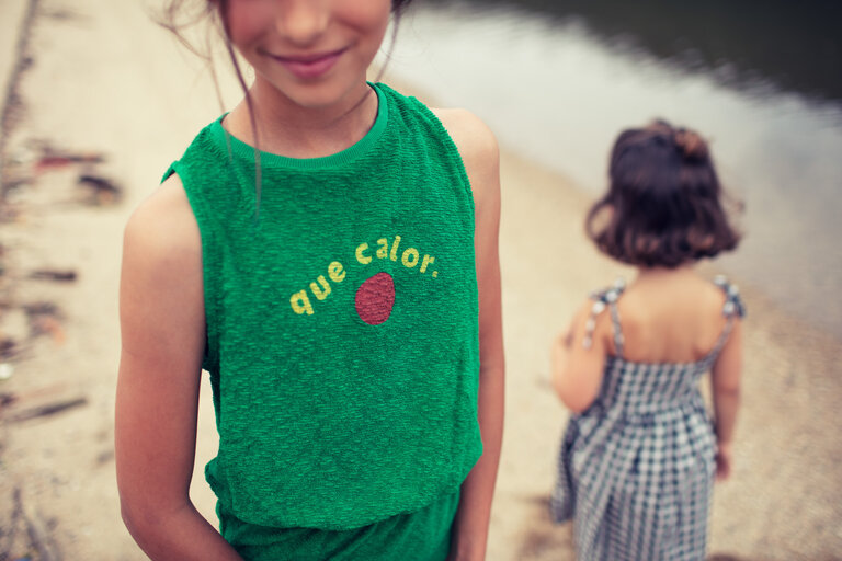 Piupiuchick playsuit | green w/ "que calor" print KID