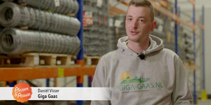 RTL spot: Robinia palen vs geimpregneerde palen