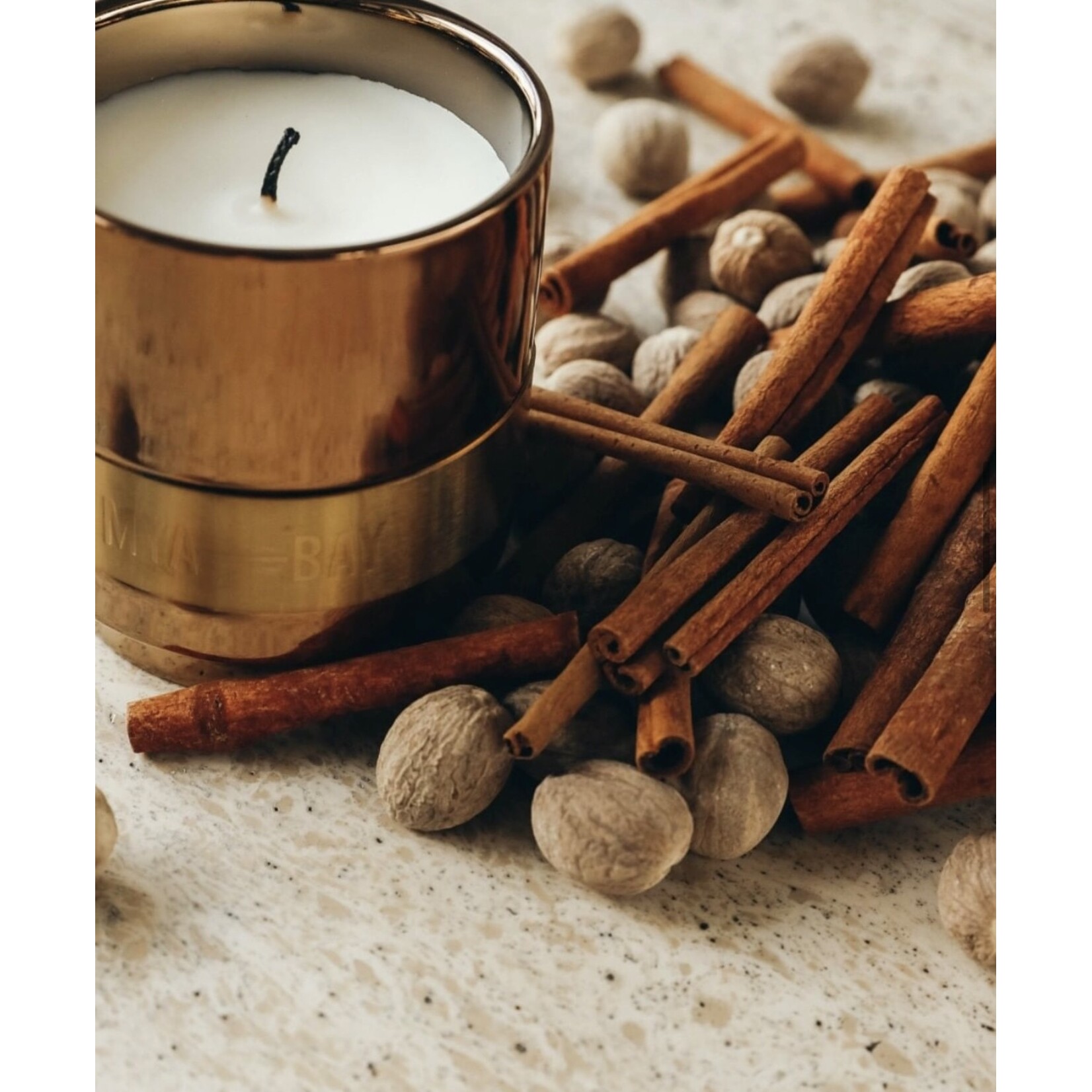 MYA BAY Gravé dans le Bronze