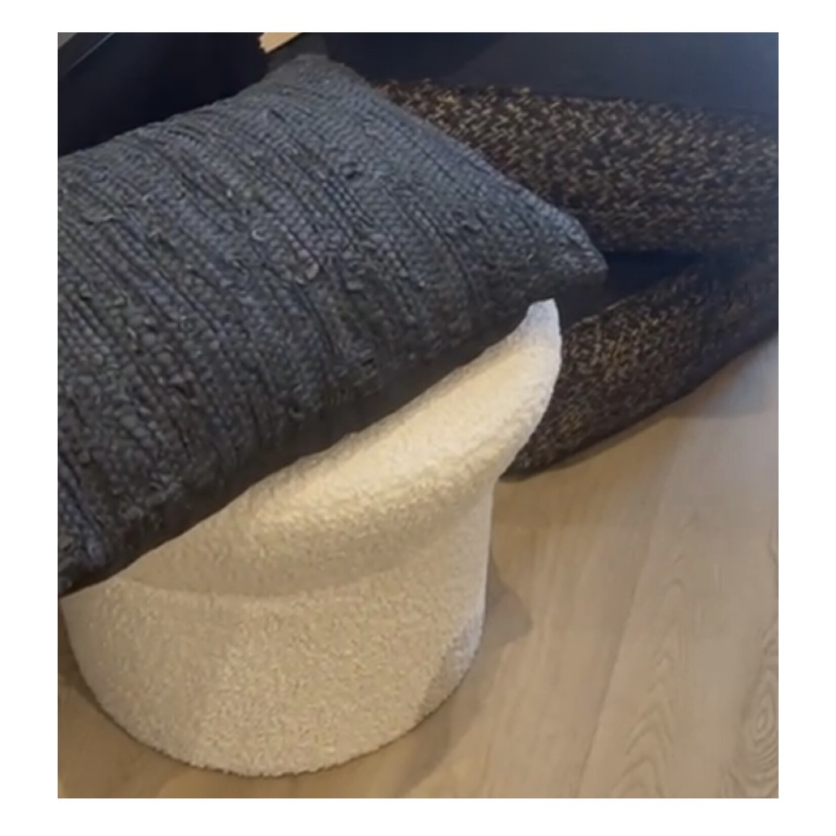 Pouf Alan Blanc Nacré 50*40 cm