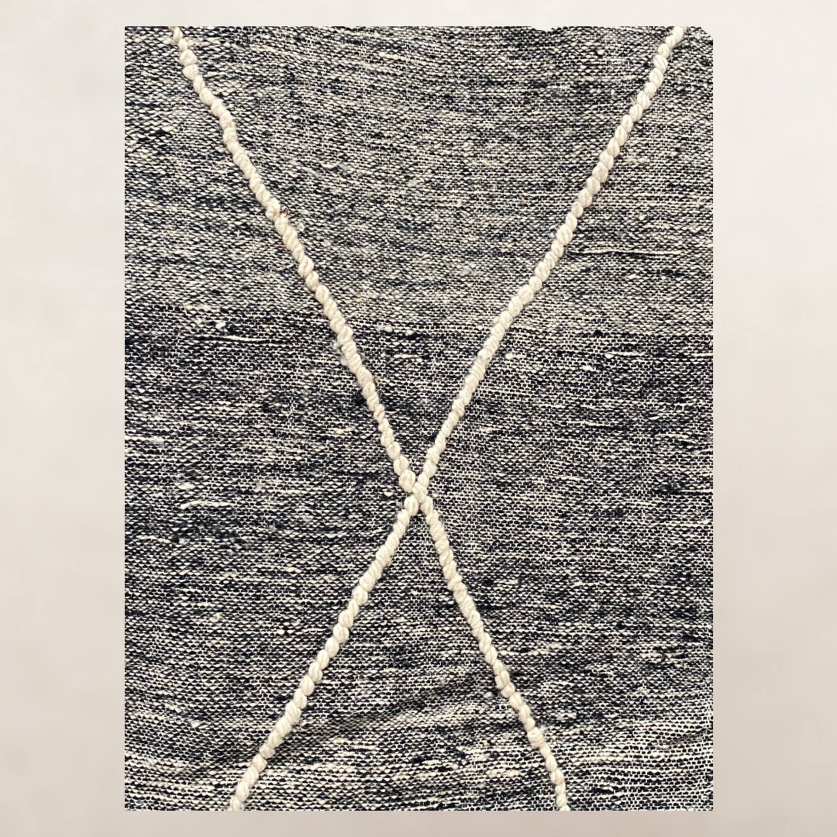 Bivouac Tapis Kilim Tissé Noir et Ecru 186*320 (332)