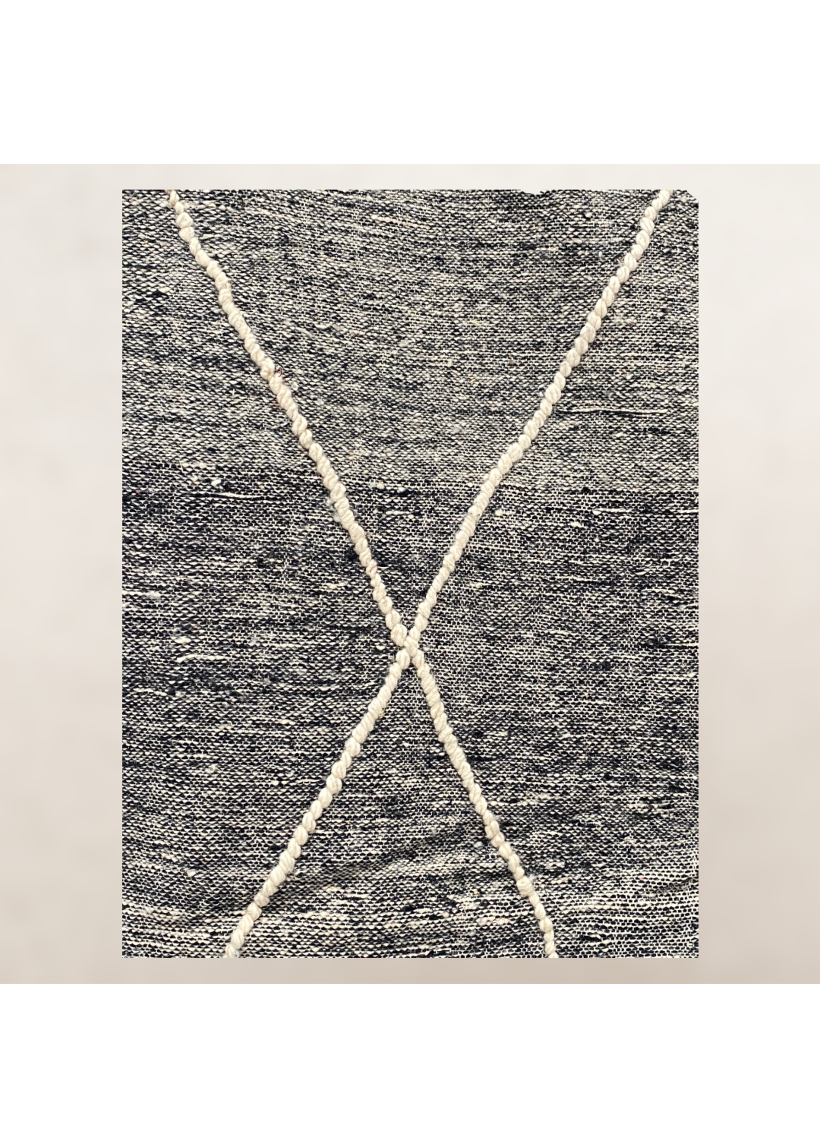 Bivouac Tapis Kilim Tissé Noir et Ecru 186*320 (332)