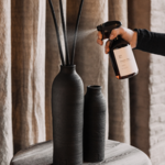 Mon Dada Vase Terra Medium Black + Stick + 300 ml Fragrance Spray Black Sea