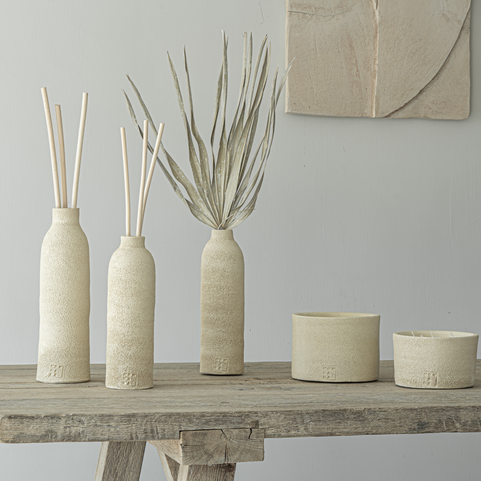 Mon Dada Vase Terra Medium Ecru + Stick + 300 ml Fragrance Spray Down to Earth