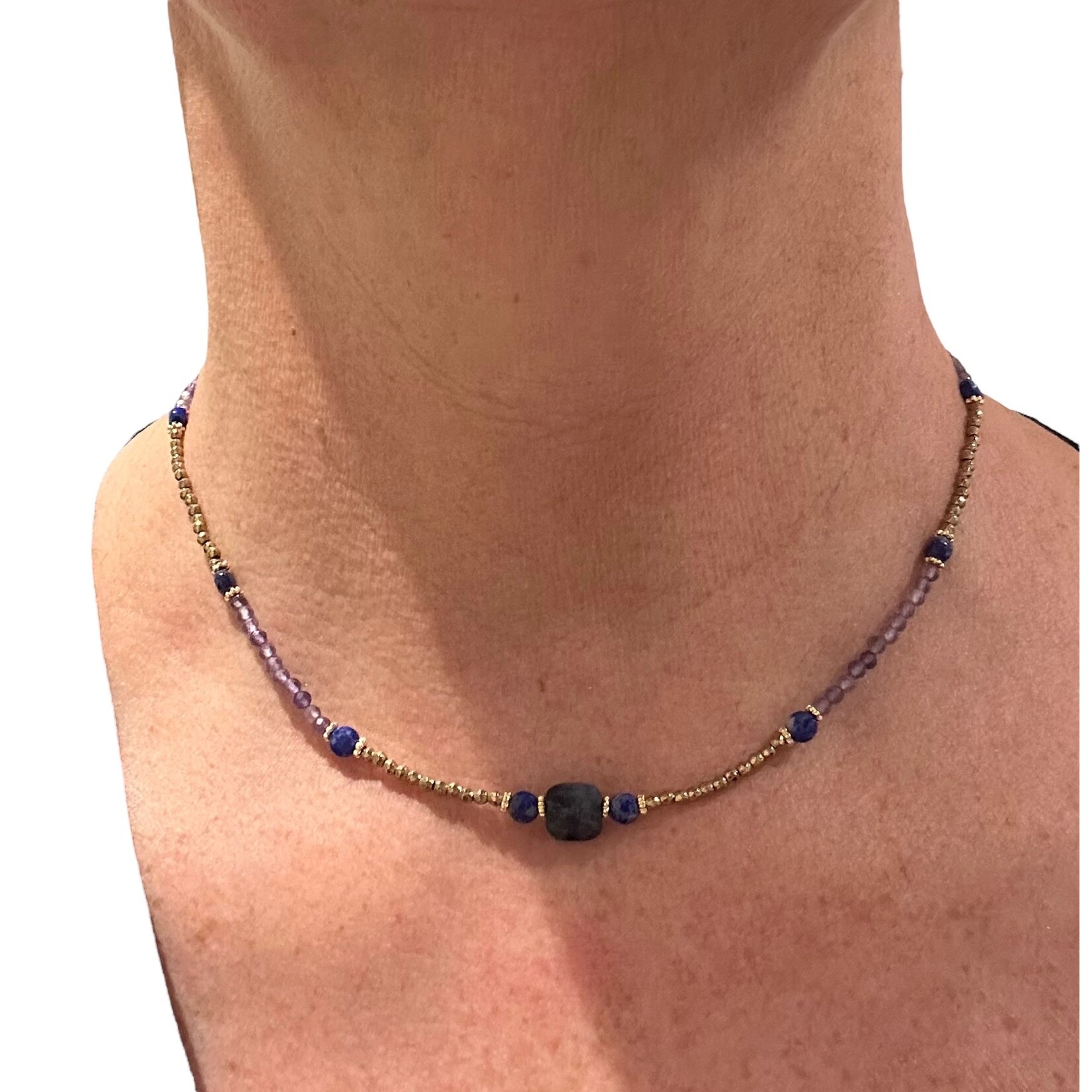 Scarlet et Lucien Collier Hamsa Améthyste et Lapis Lazuli