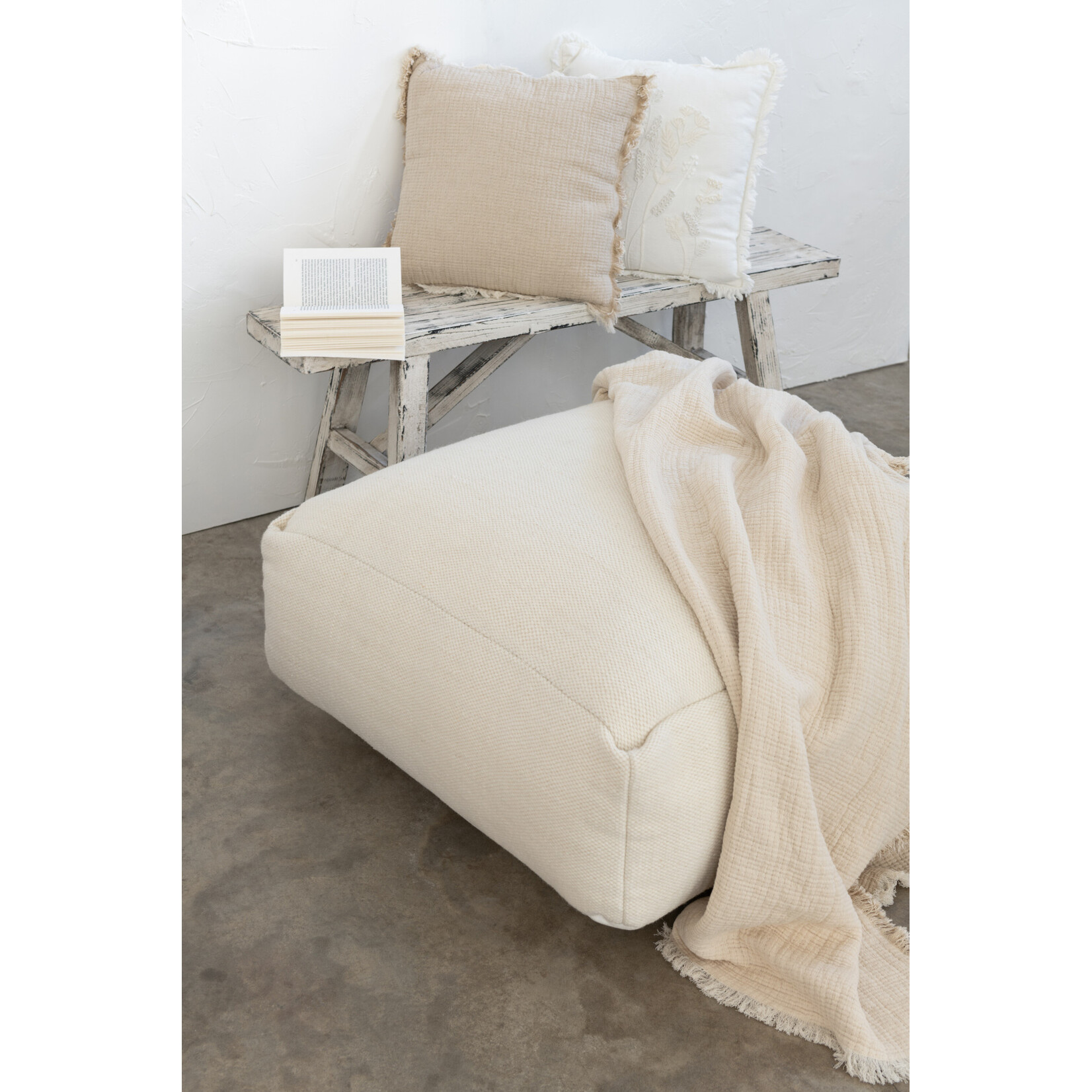 Coussin brodé Fleurs Blanc 52*52 cm