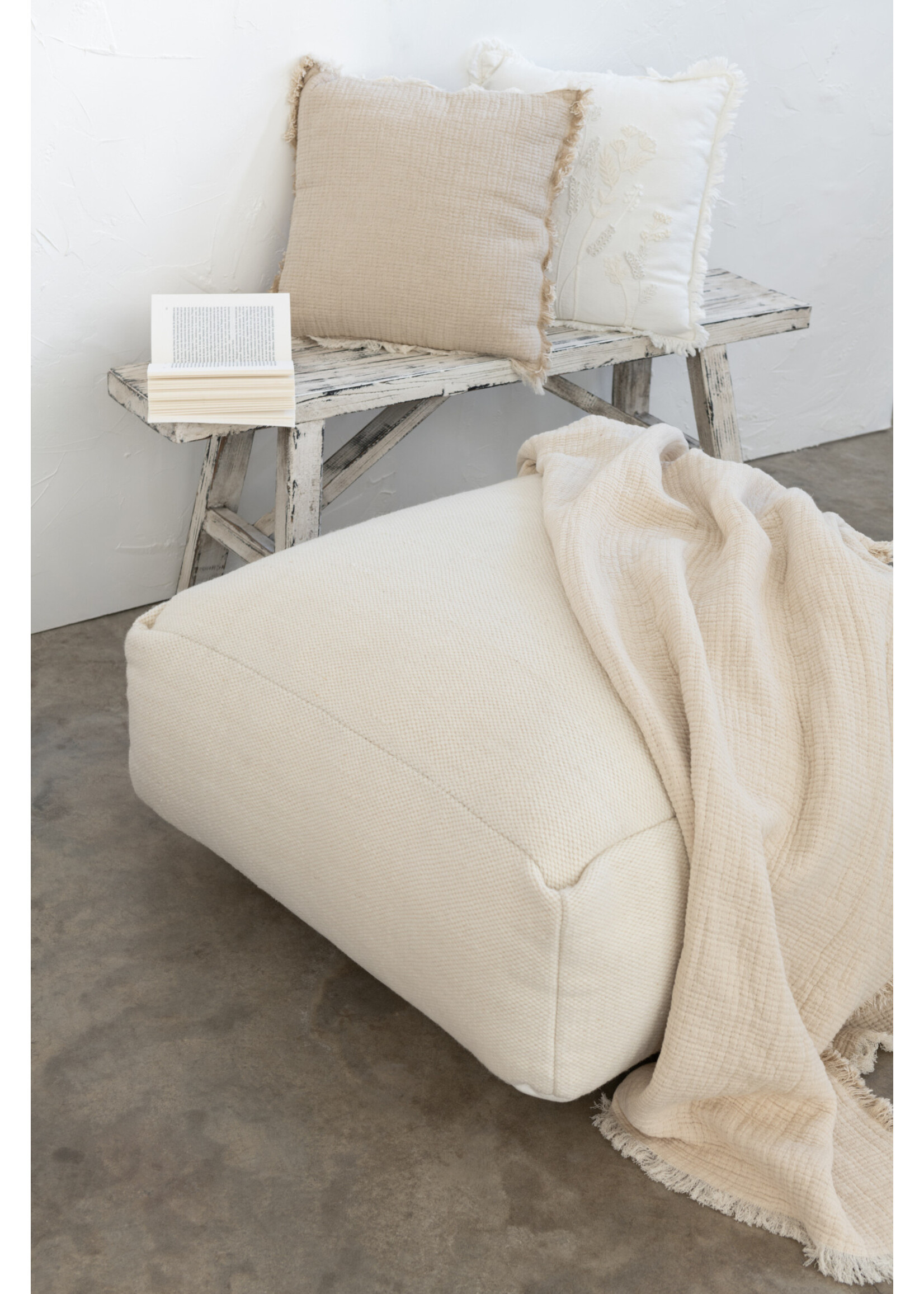 Coussin brodé Fleurs Blanc 52*52 cm