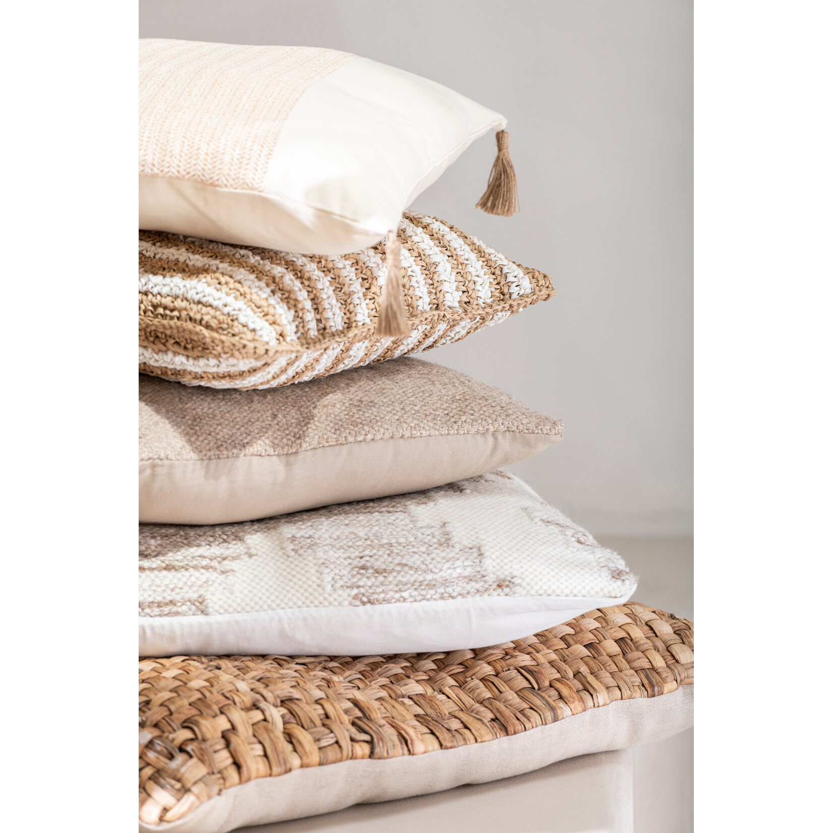 Coussin Ethnique Blanc et Beige 45*45