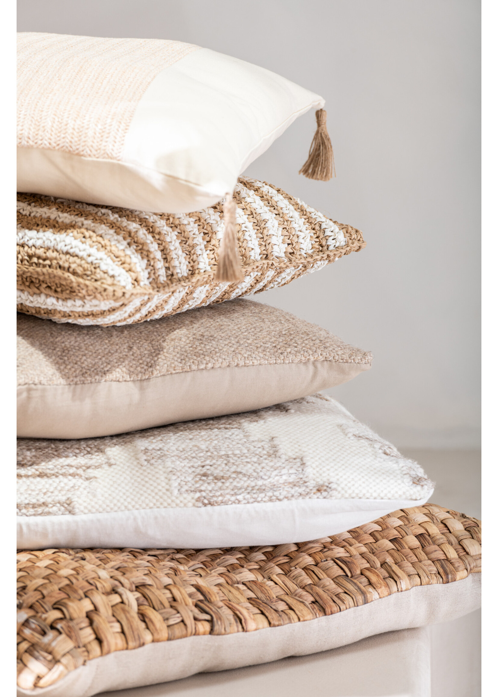 Coussin Ethnique Blanc et Beige 45*45