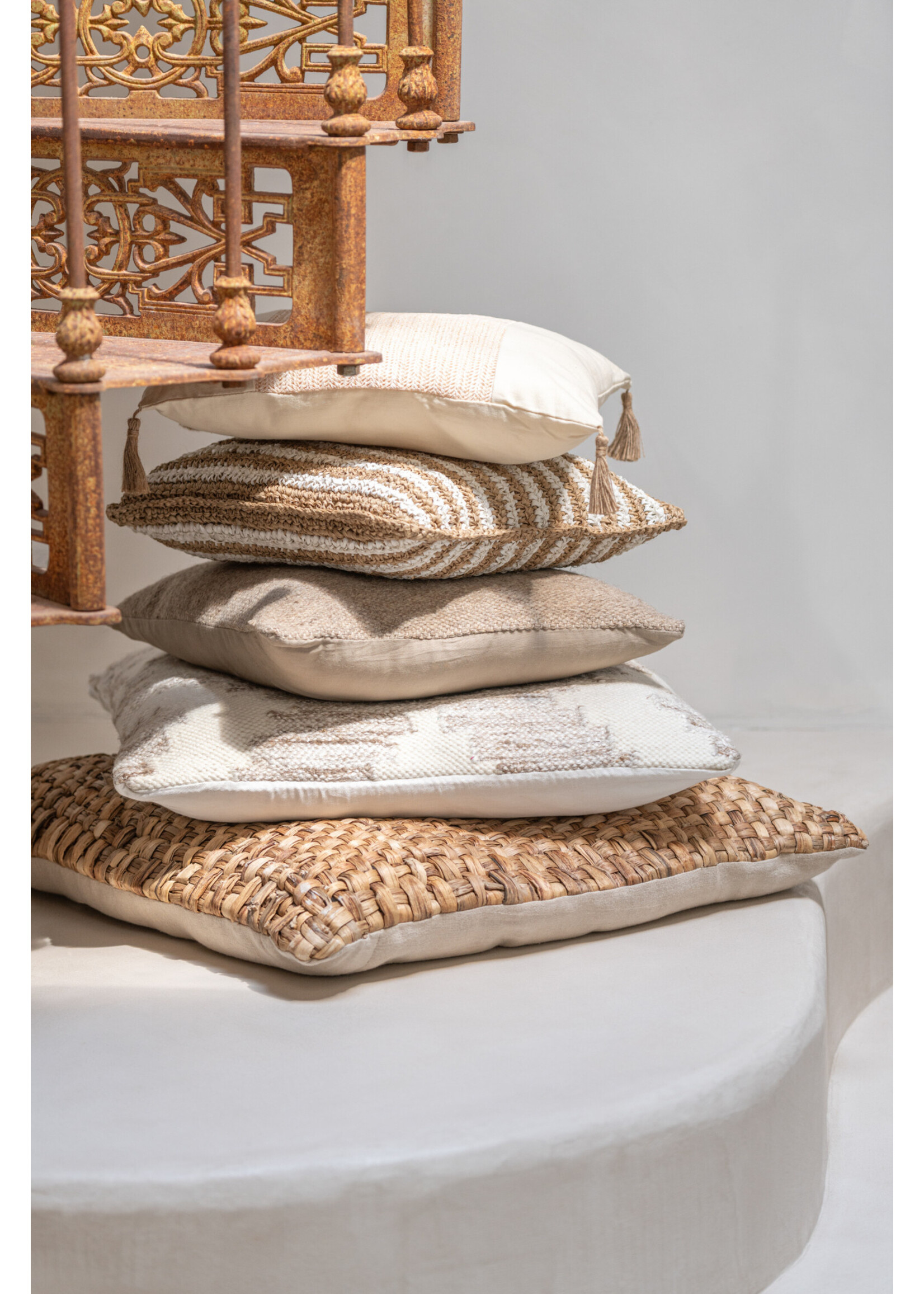 Coussin Ethnique Blanc et Beige 45*45