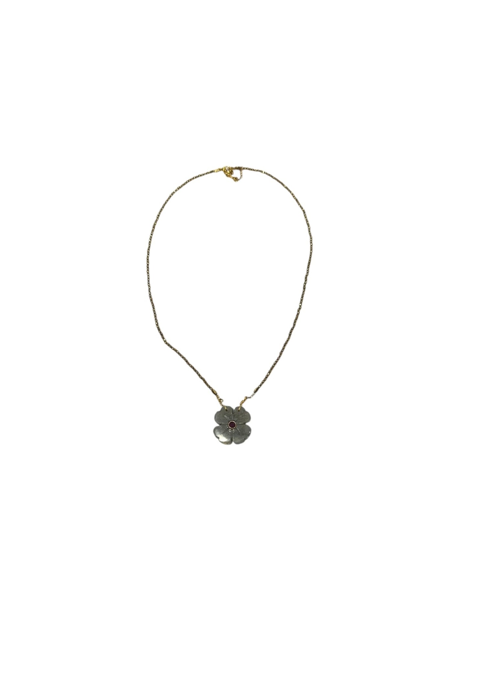 Scarlet et Lucien Collier Flower Hématite et Labradorite