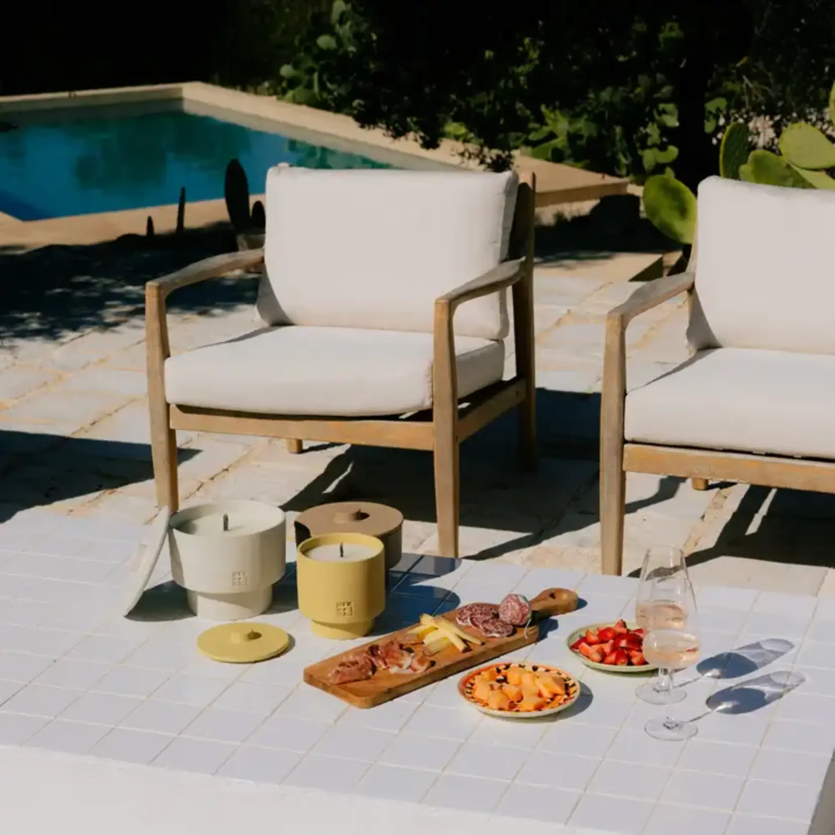 Mon Dada Mon Dada Bougie Outdoor June Dover Three + couvercle