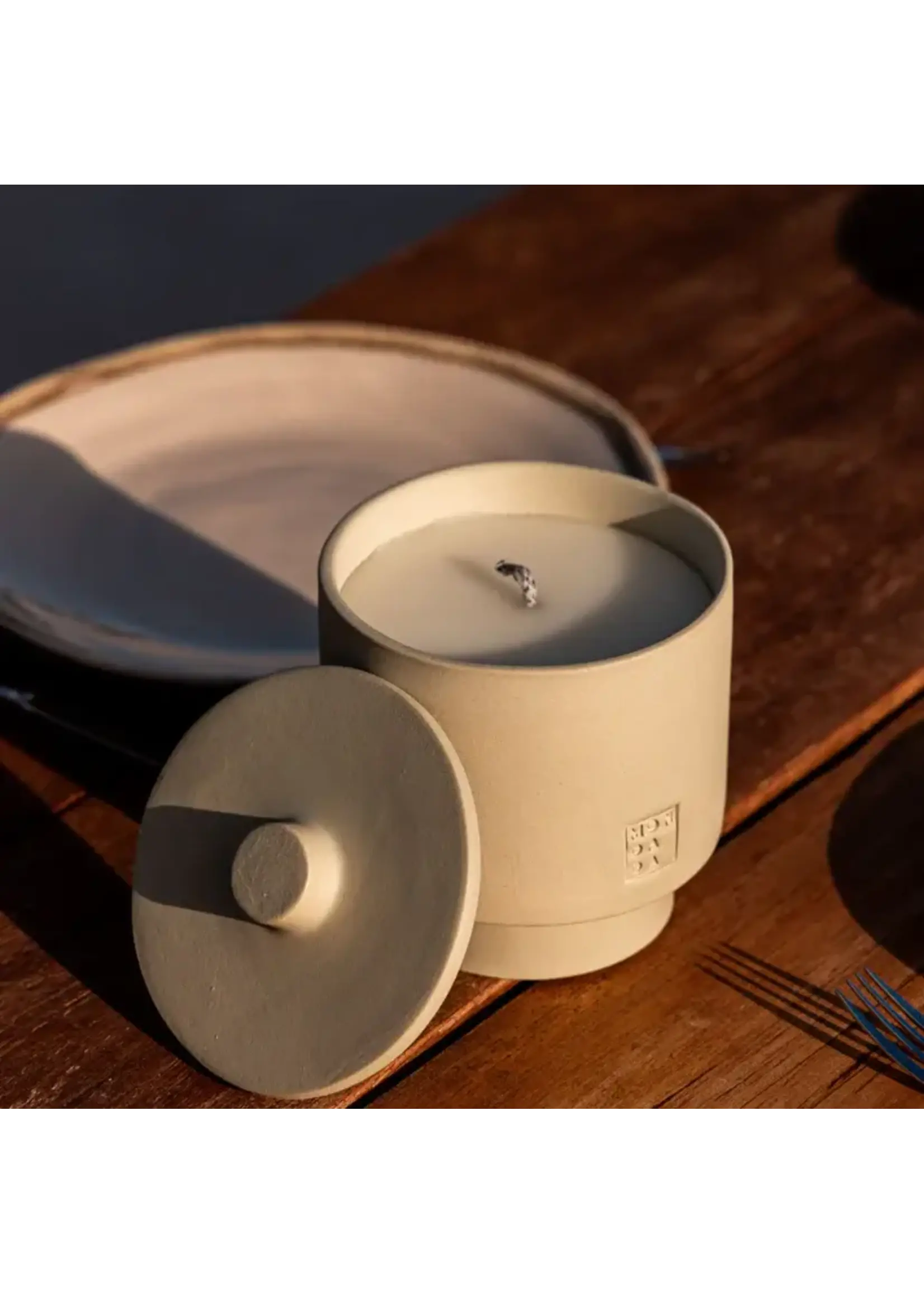 Mon Dada Mon Dada Bougie Outdoor June Dover One + couvercle