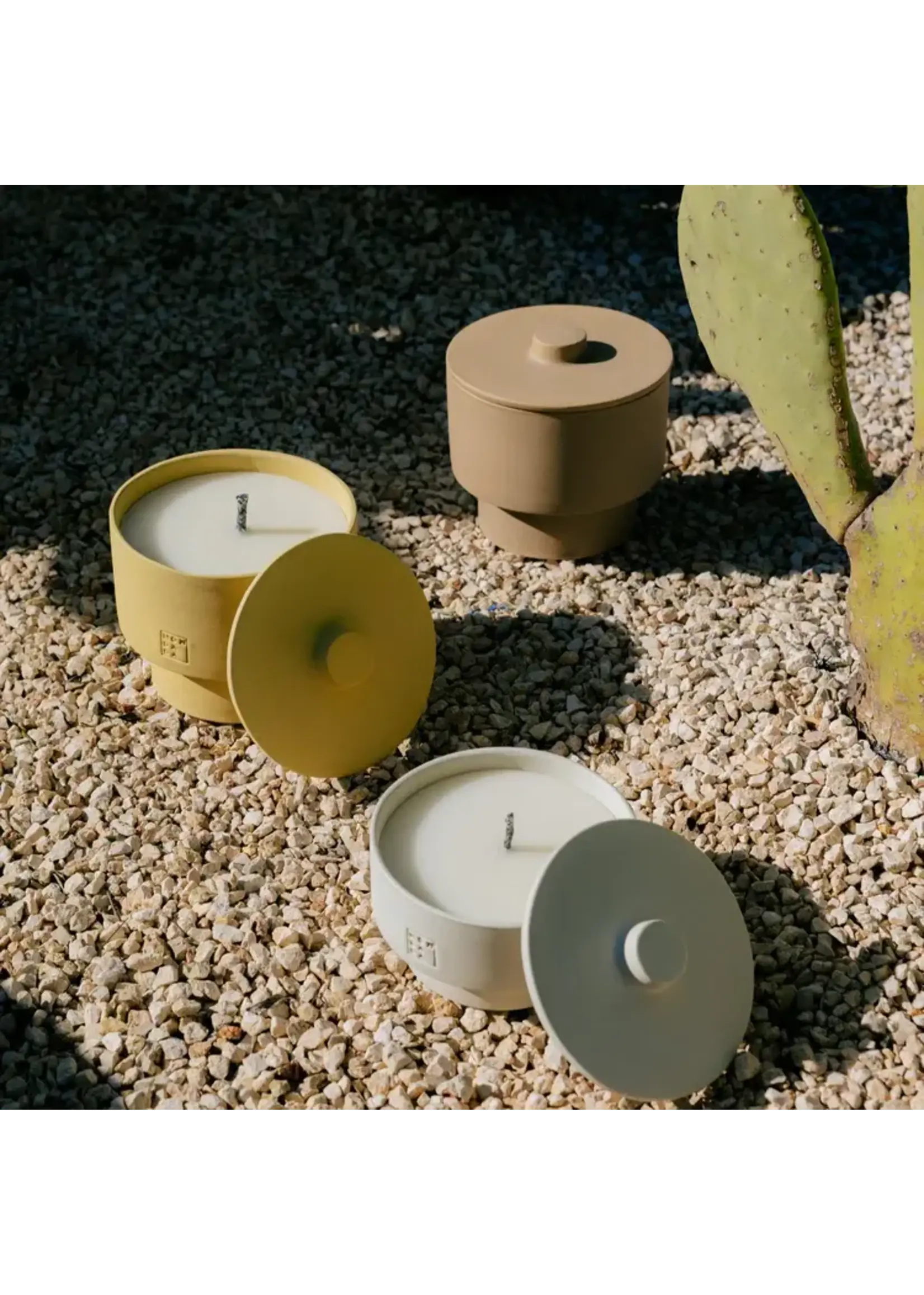 Mon Dada Mon Dada Bougie Outdoor June Dover One + couvercle