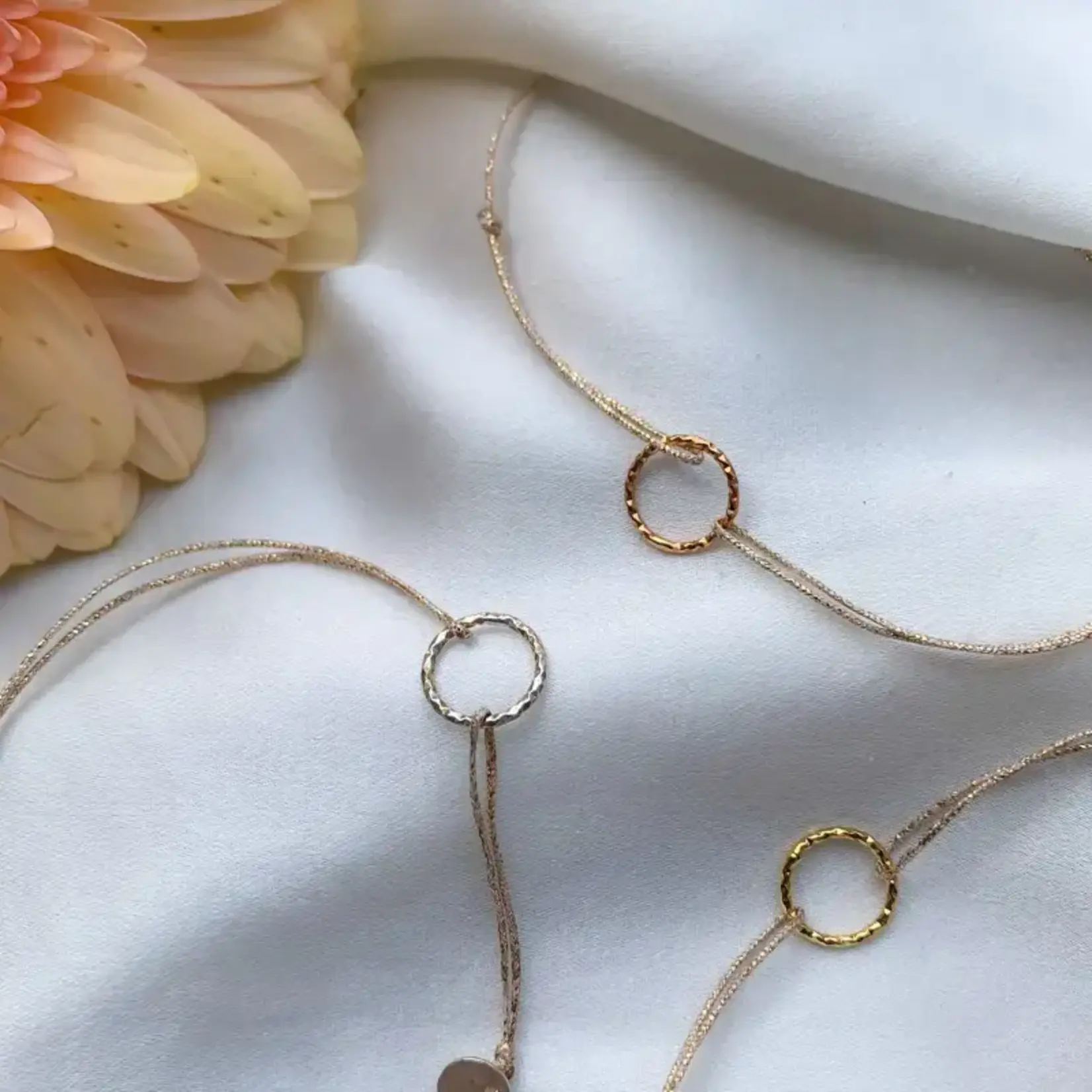 Sophie Deschamps Bracelet Fil Anneau Ciselé