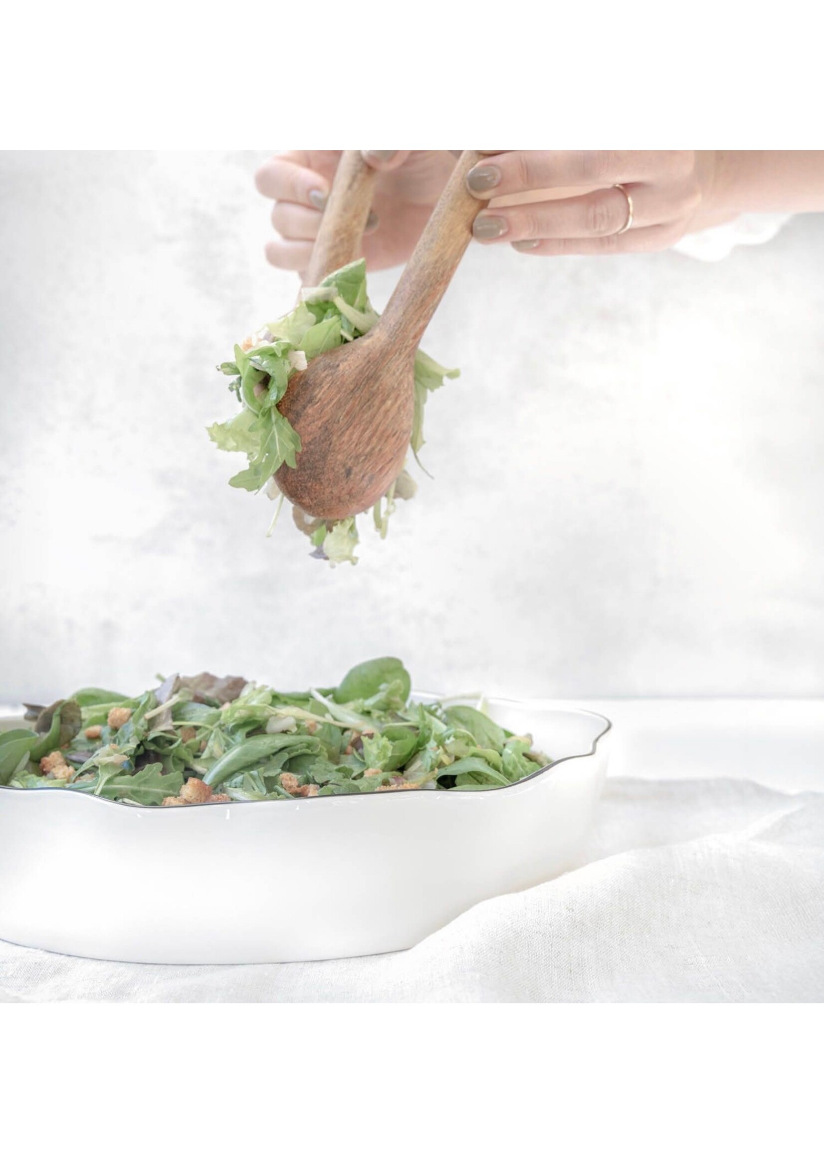 Bastion Collections Saladier Ovale L 30*22*7 cm With Heart