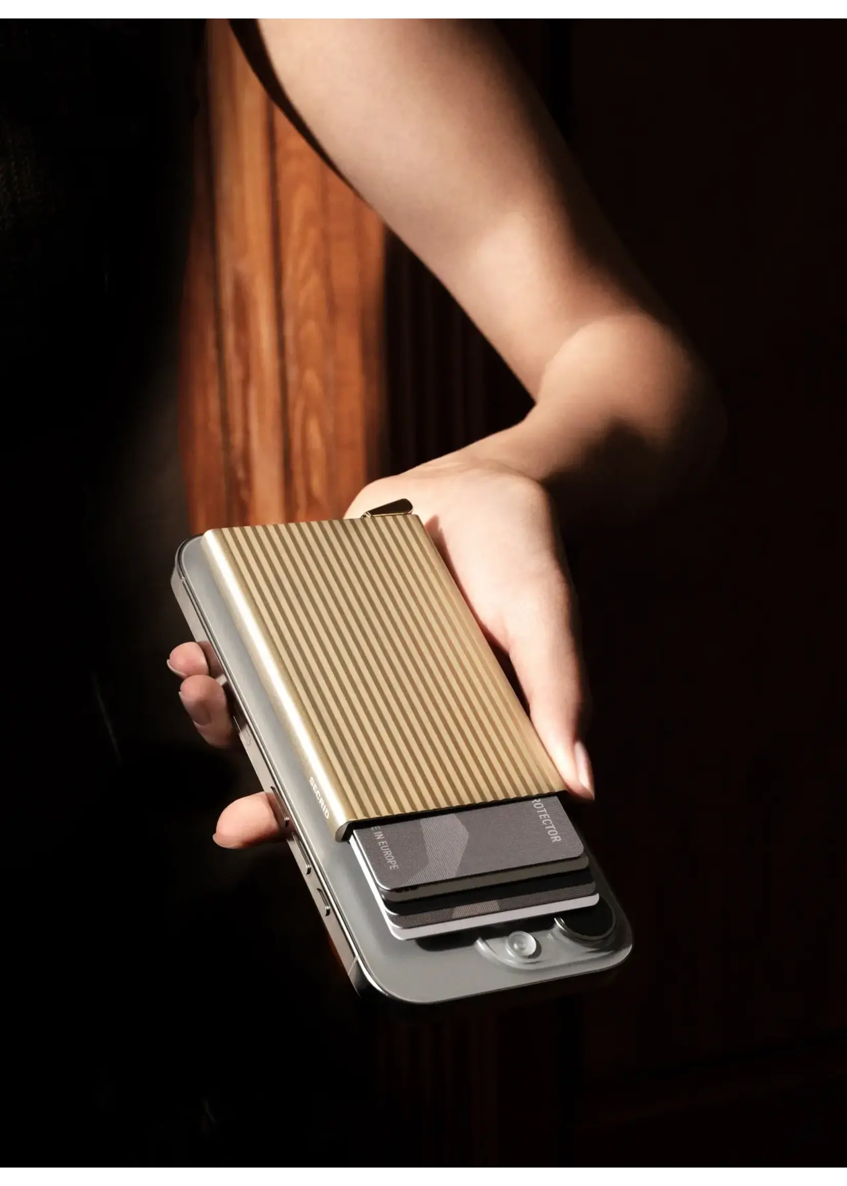 Secrid CardProtector Fluted for Magsafe Cashmere