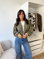 Korte Trenchcoat met pof mouwen Mila Groen