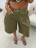Bermuda Beau DR8524 army
