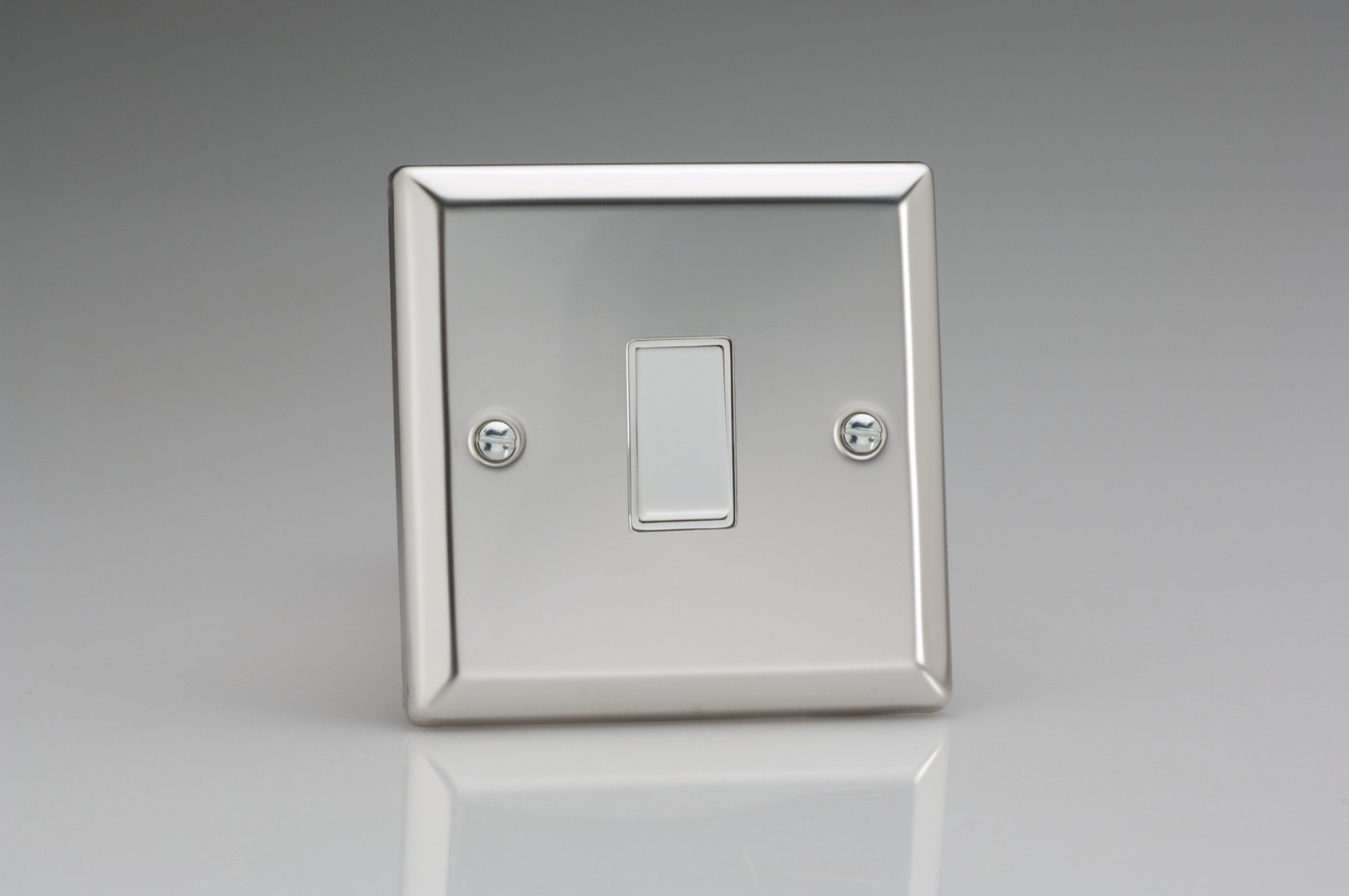Varilight Classic 1-Gang 10A Retractive Switch White Mirror Chrome ...
