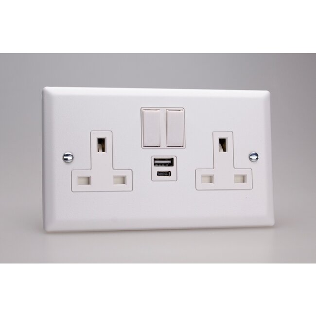 Varilight Urban 2-Gang 13A Single Pole Switched Socket + 1x USB A + 1 x USB C Charging Ports White Chalk White White