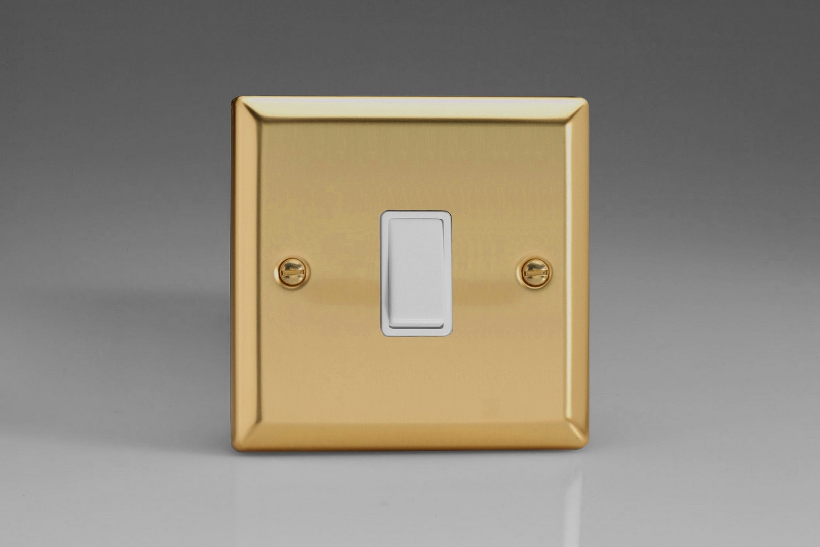 Varilight Classic 1-Gang 10A Retractive Switch White Victorian Brass ...