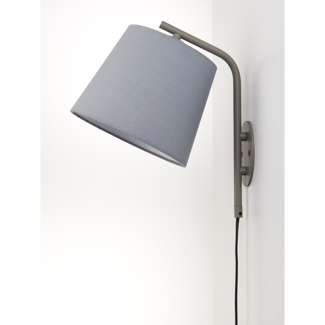 Harry 1lt plug in Wall