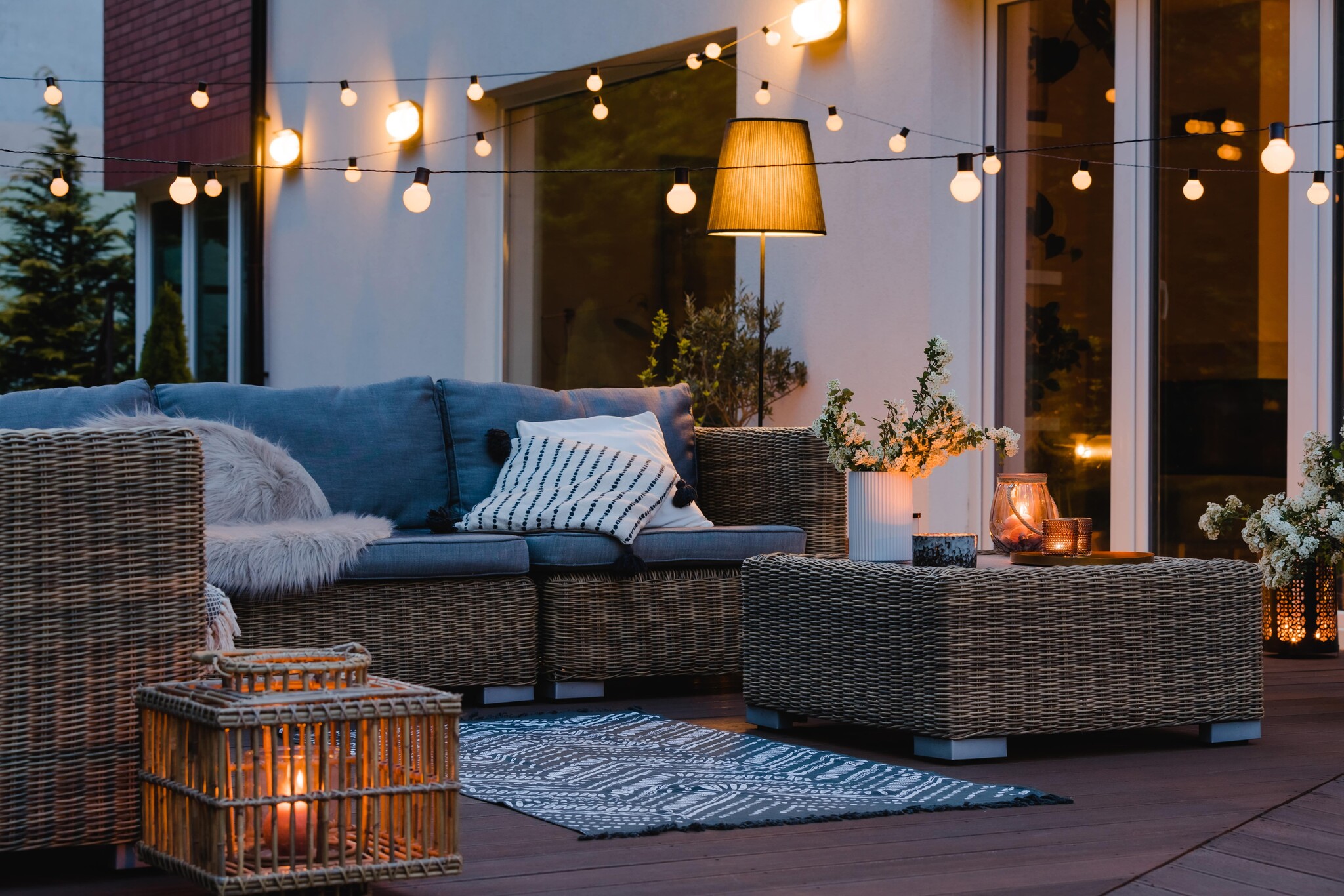 How to Upgrade Your Outdoor Space with Beautiful Lighting