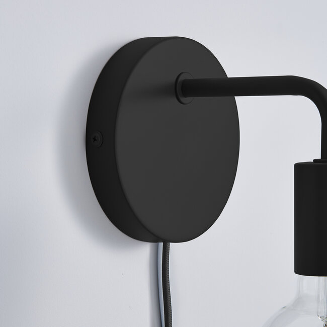 Korop 1lt Wall Black