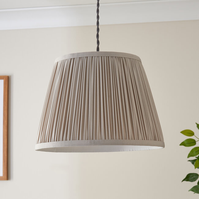 Pleated 1lt Shade